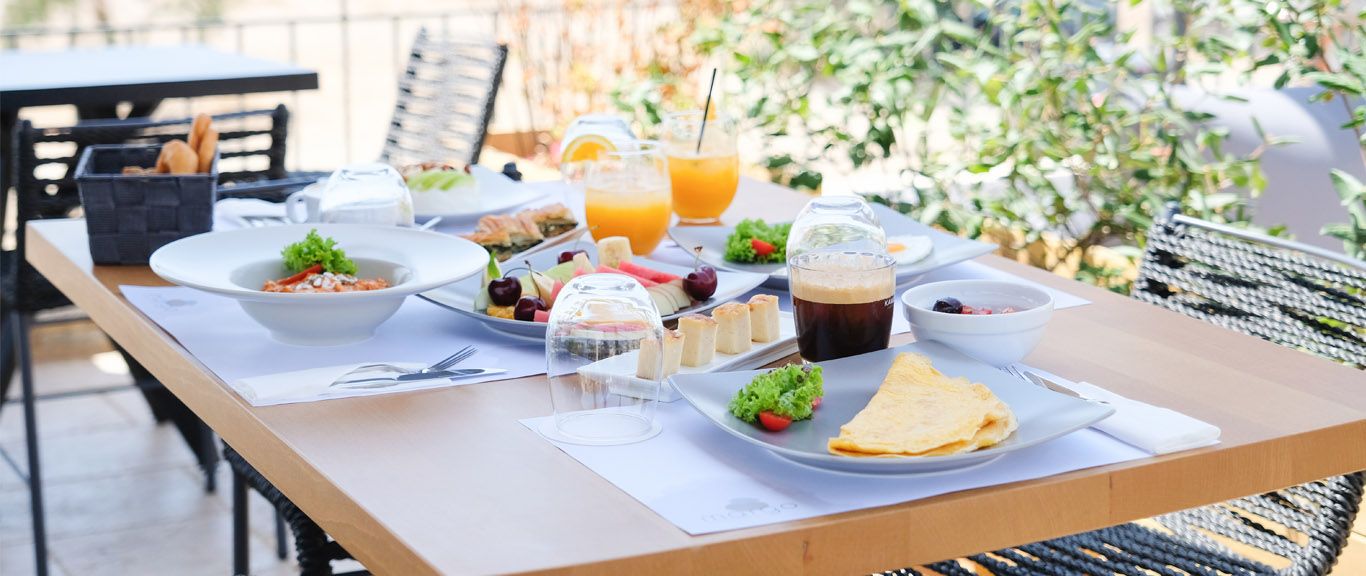 Restaurant & Breakfast